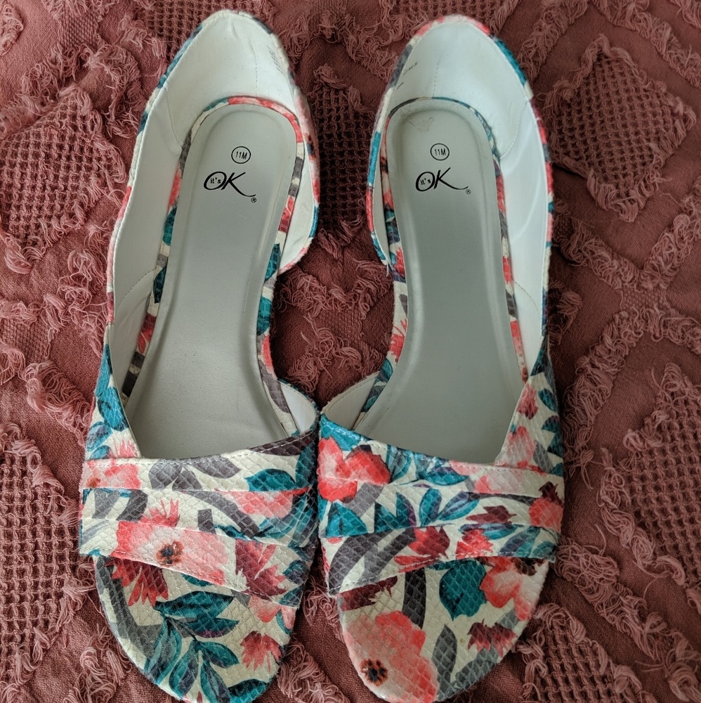 Floral flats, Size 11W